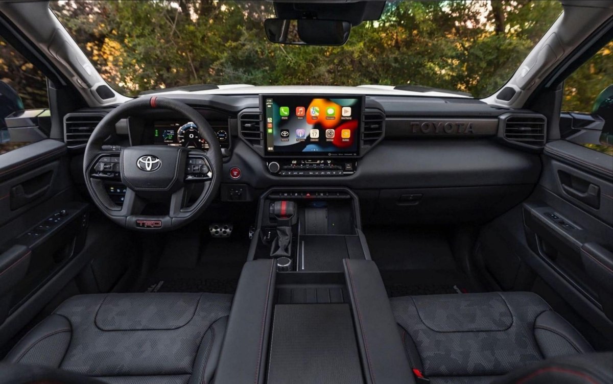 2022-ToyotaSequoia-interior3.jpg